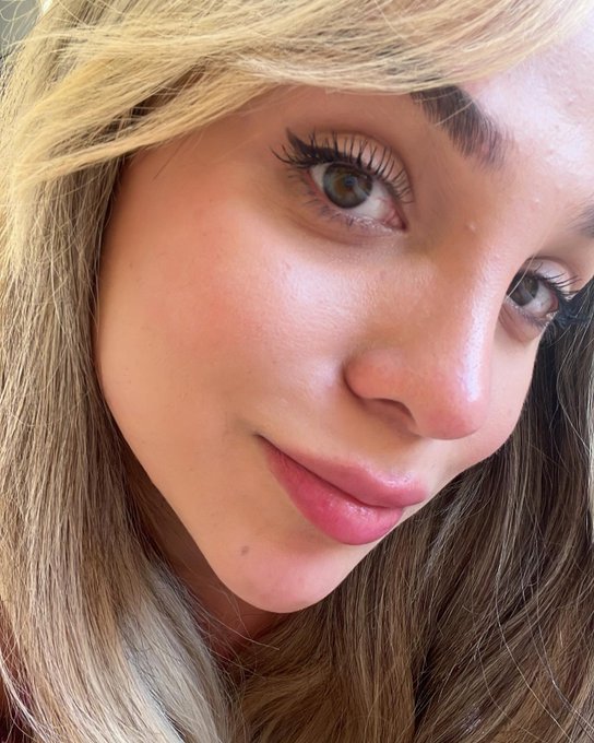 A new page&rsquo;s coming&hellip; 🍀💛 https://t.co/6FXyLSI1go