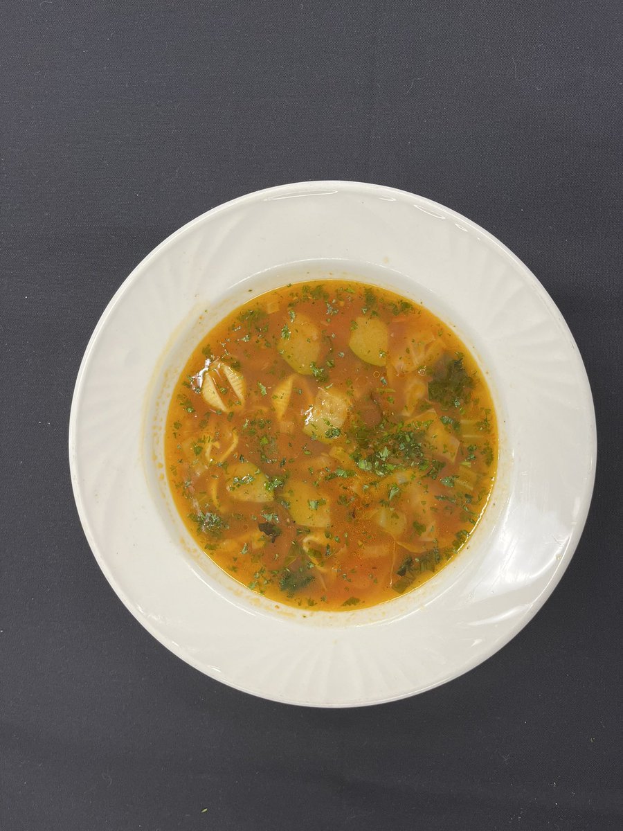 HSCCYeg's tweet photo. Minestrone Soup by teams 9, 10, 11 &amp; 12 have been served! Stay tuned for the other teams appetizers.🥣 #hsccyeg #culinary #culinarychallenge https://t.co/ejGQogrDeH