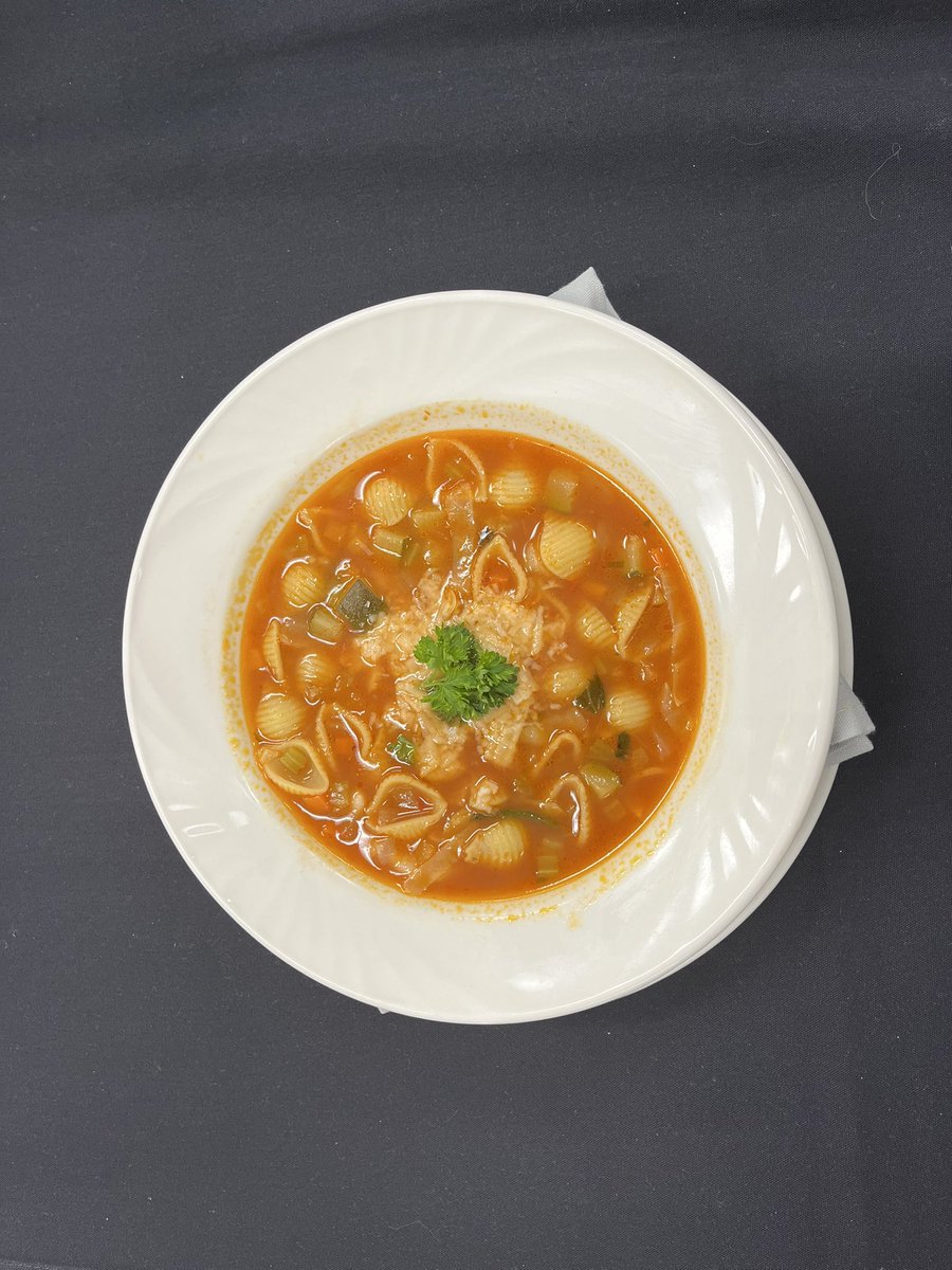 HSCCYeg's tweet photo. Minestrone Soup by teams 9, 10, 11 &amp; 12 have been served! Stay tuned for the other teams appetizers.🥣 #hsccyeg #culinary #culinarychallenge https://t.co/ejGQogrDeH