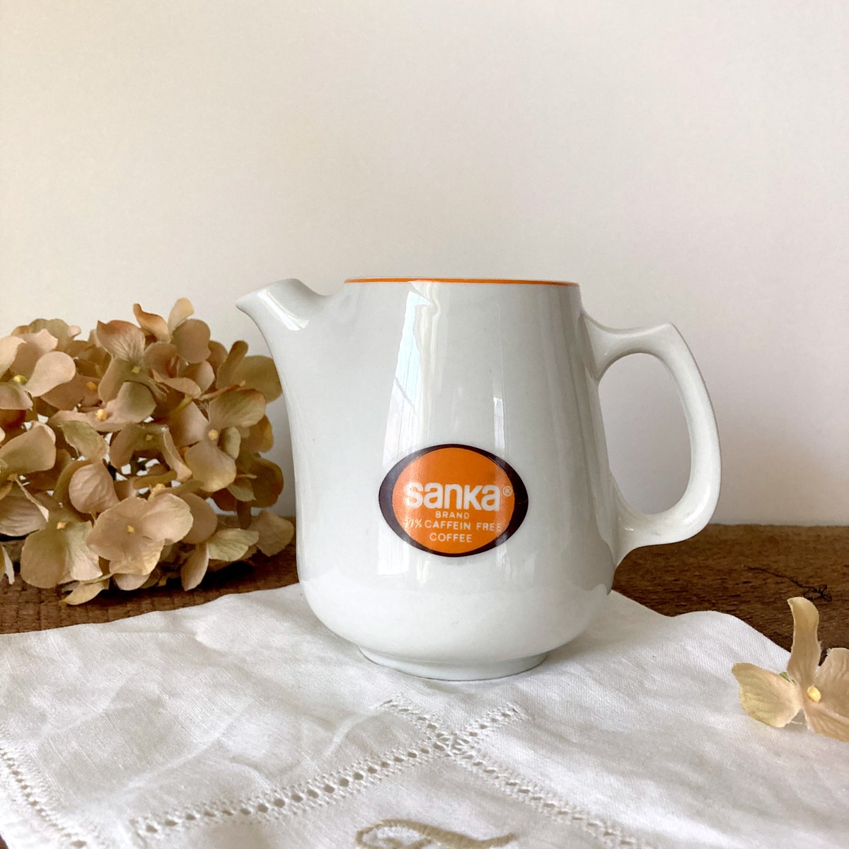 Vintage Sanka Decaffeinated Coffee Single Serve Coffee Pot etsy.me/3Z7GMuH via @Etsy #vintagesanka #sankacoffeepot #1970skitchen #retrohousewares #hallchina #alegriacollection #vintageandmain