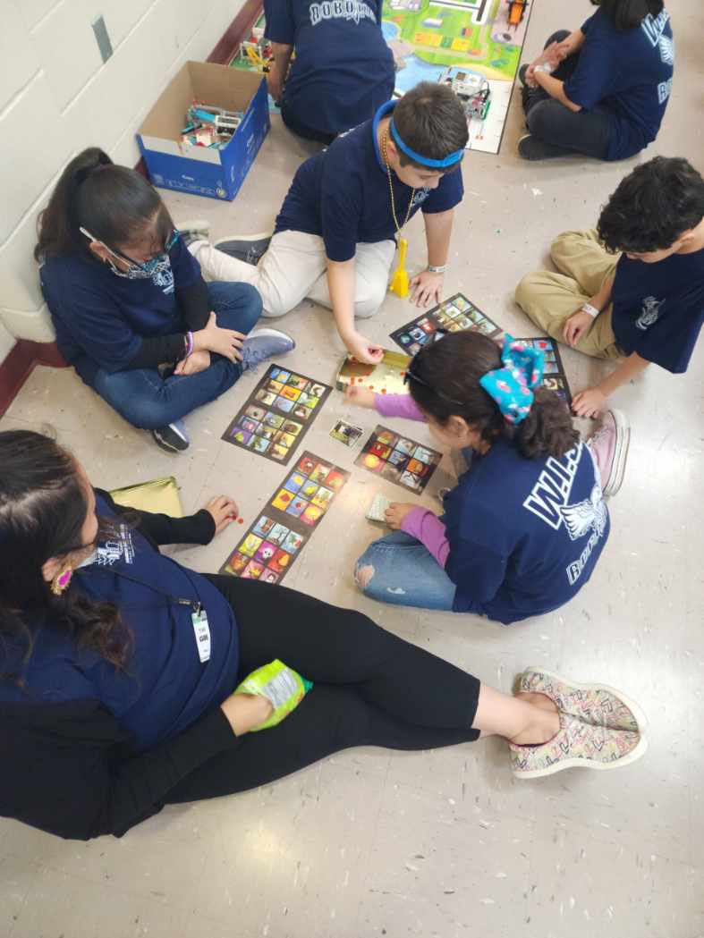 msalcala96's tweet photo. Hanging out waiting for our last round of FLL! #TeamWise #EdgewoodProud #EISDofSA https://t.co/qUT1sZHniW