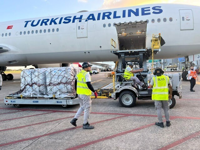 KWRotaryClub's tweet photo. We're so grateful for your support! @ShelterBoxCan arrived in #Turkiye last week.  

@UnitedCanada @please_move_me and @HeronManagement matched funds - helping us raise $20,800.   

Relief is still urgently needed and donations continue to be accepted: https://t.co/AjACUpXeXS https://t.co/0Pafjf3kK8