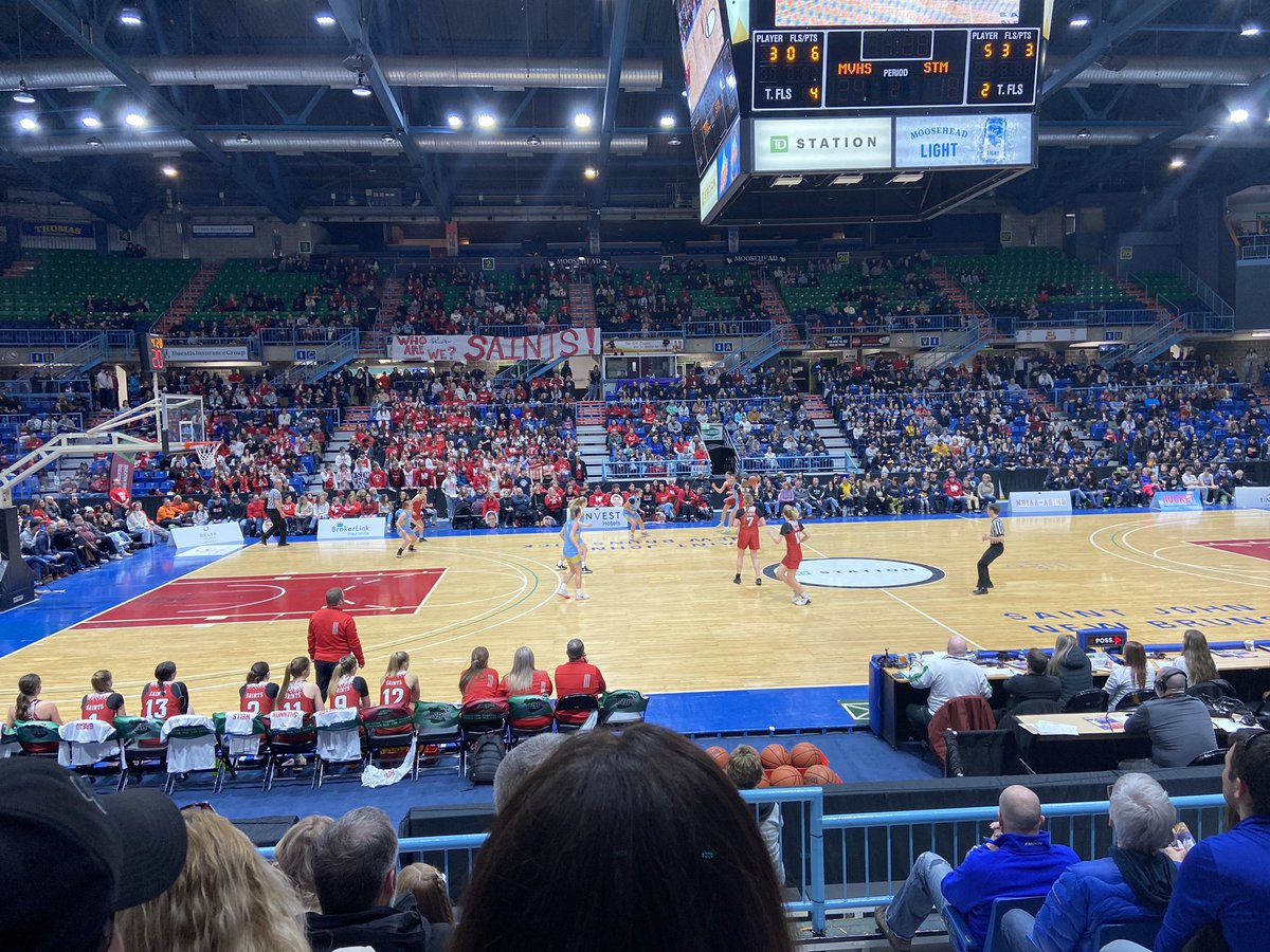 MMaraMallory's tweet photo. Big crowd out to watch the AAA girls tonight. Great ball. #Final12 https://t.co/vJqwcpZGpU