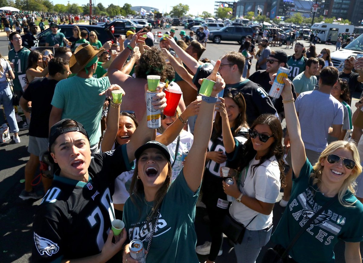 PHLEaglesNation's tweet photo. According to a BACtrac study, #Eagles fans  were ranked the 2nd drunkest fans in the NFL on gamedays, with an average blood alcohol content of .069%, tying them with the #Lions.

#Bills fans were ranked first, with an average BAC of .076%. https://t.co/xr4FrUyWWi
