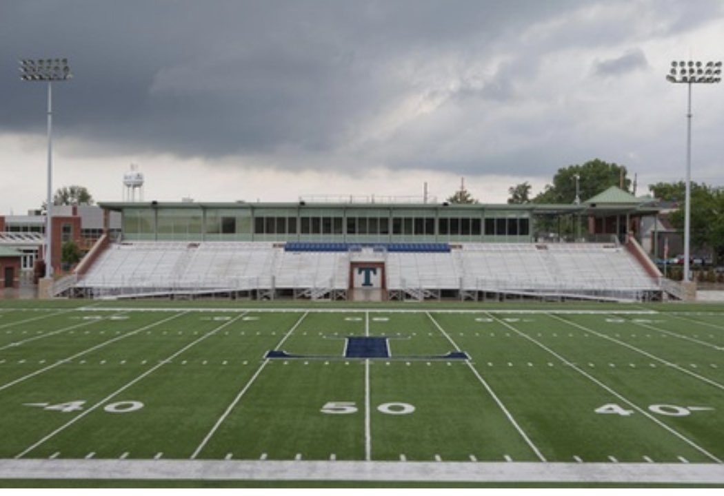 Isaiahdub39's tweet photo. After a great visit I am blessed to Receive an offer from @TrineThunderFB thank you for this opportunity @CoachRRiley @CoachAbbs 🙌🏽 https://t.co/eVL6SrEMfZ