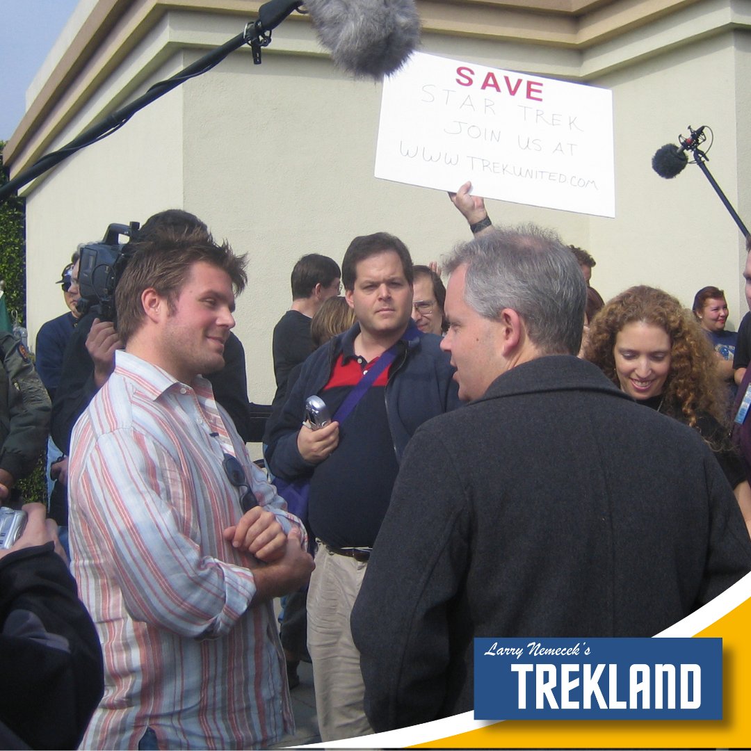 larrynemecek's tweet photo. OTD in 2005 #StarTrek's 1st online fan protest climaxed in a global rally to #SaveEnterprise outside #ParamountStudios when ~200 fans picketed w signs, the #LATimes SAVE STAR TREK ad, & visits by crew, actors, news incl. moi.
#drtrek #trekland #larrynemecek #ENT https://t.co/YTADOqo7LA