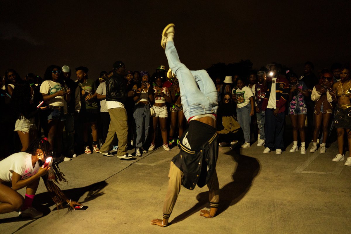 FAU_BSU's tweet photo. We want to send a HUGE thank you to everyone who came out to our very FIRST BSU on the Block!! This FreakNik 🎉 was definitely one for the books!  Head to the Flickr link in our bio to view the rest of the night! 💃🏾🕺🏾 We hope you had as much FUN has we did! 🤩
#faubsu #freaknik https://t.co/27NVNJKK5I