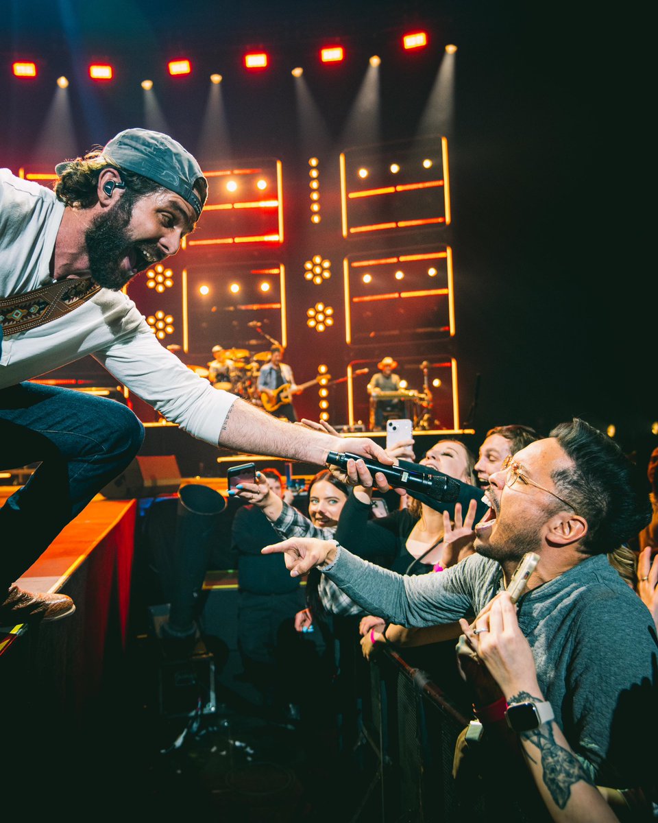 ThomasRhett's tweet photo. Merci, Montreal!! 🇨🇦

Get photos from last night &amp; the whole Canadian tour: https://t.co/c1nP6b4AN8 https://t.co/TGHijyHLlS
