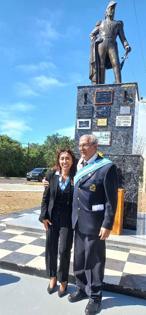 roxanareyessc's tweet photo. A 245° años del nacimiento del Libertador de América, José de San Martín participamos de la inauguración de la plaza y monumento en #CaletaOlivia. 🇦🇷 https://t.co/pSWJaixoCq