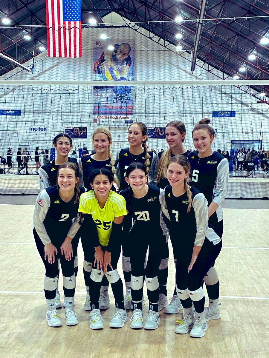 Dynasty_16Black's tweet photo. Saturday vibes going 5-0 in Day 2 of HOA Power League, 9-1 overall. Up next ... VEGAS!!! (SCVA Red Rock March 4-7). ⚫️🔵💪🏐
#dynasty #volleyball #3stripelife #redrocks #vegas https://t.co/i6Qu3DsLIW