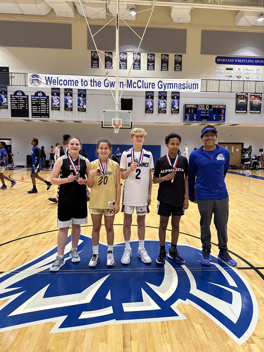 Had fun this morning at the CCJBC All Star 🌟 Showcase and was able to take home🥇place in the 3 pt contest!