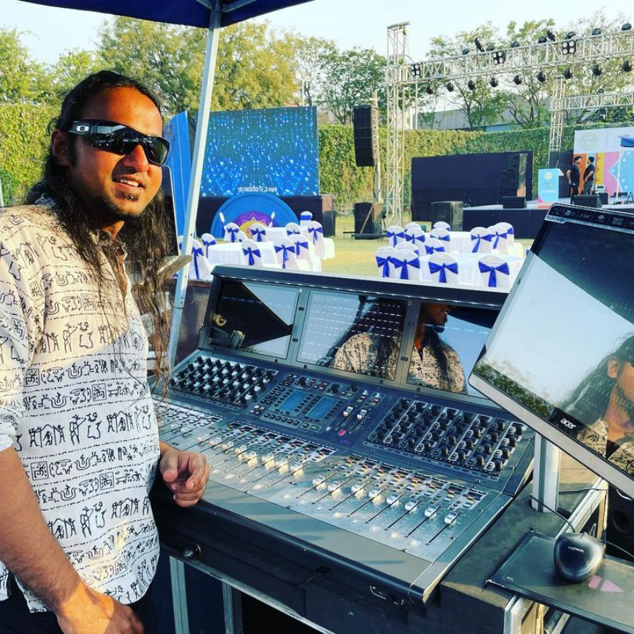 AvidLiveSound's tweet photo. 🎵 At Hitex Exhibition Centre
📷 https://t.co/p7Jr7IWcEF
▶️ https://t.co/hElVavmyPd

#livegig #liveshow #coporateevent #hydrabad #india #thebombaychoir #venues6l #avid https://t.co/O9i73i0yX4