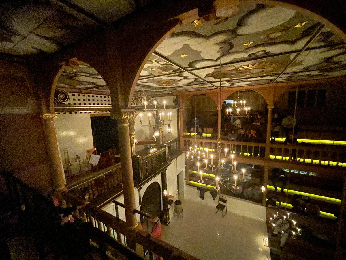 amberhorne07's tweet photo. Standing for 3 hours was so worth it @The_Globe https://t.co/5IILkGRsd0
