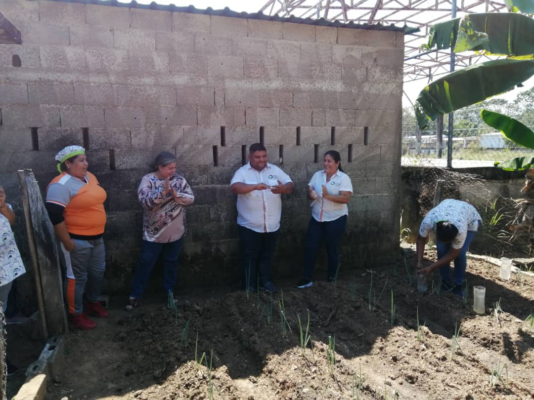 gtorodelara's tweet photo. #25Feb Me encuentro en el Edo. Barinas, siguiendo instrucciones de la Ministra @_LaAvanzadora , reunida con los Directores y Supervisores de redes y circuitos, para orientar sobre Gestión Territorial y los Centros de Desarrollo por la Calidad Educativa.

@NicolasMaduro https://t.co/rmpmTJQJq7