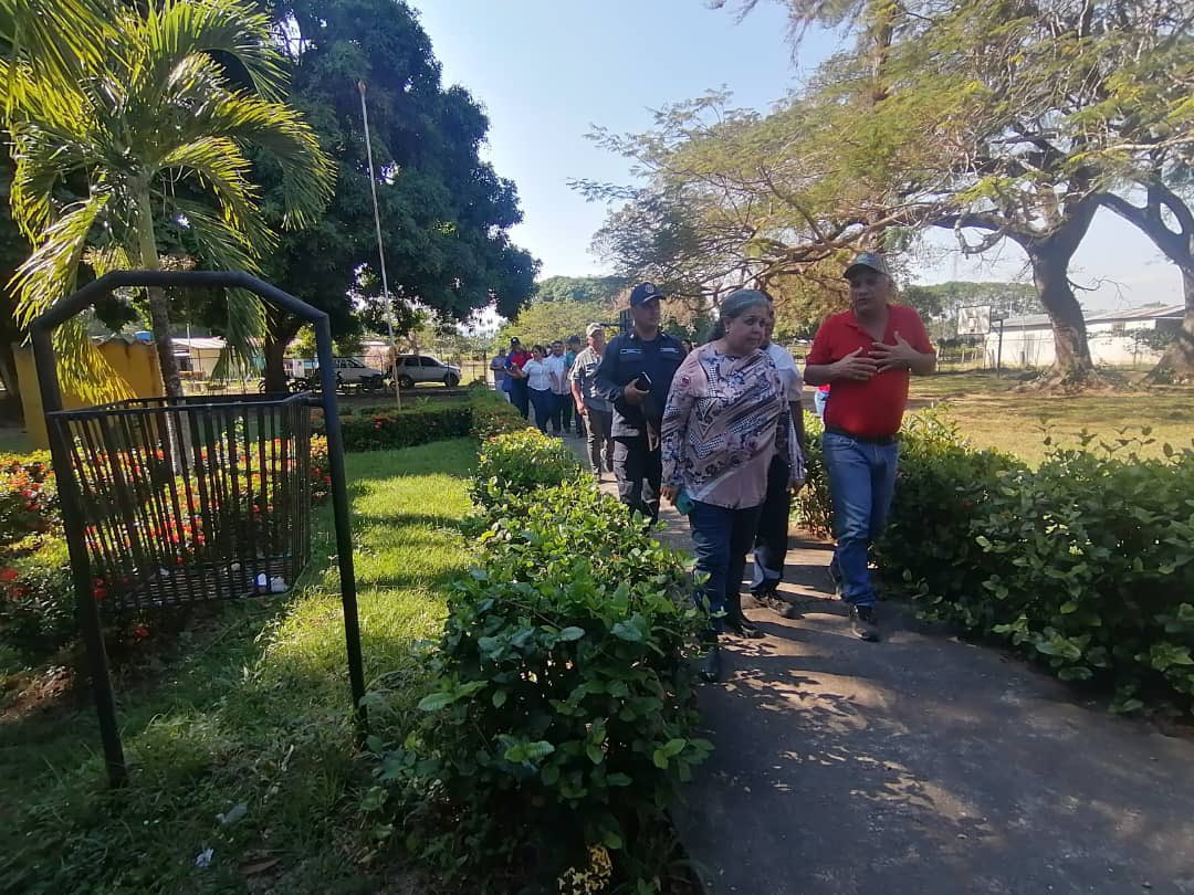 gtorodelara's tweet photo. #25Feb Me encuentro en el Edo. Barinas, siguiendo instrucciones de la Ministra @_LaAvanzadora , reunida con los Directores y Supervisores de redes y circuitos, para orientar sobre Gestión Territorial y los Centros de Desarrollo por la Calidad Educativa.

@NicolasMaduro https://t.co/rmpmTJQJq7