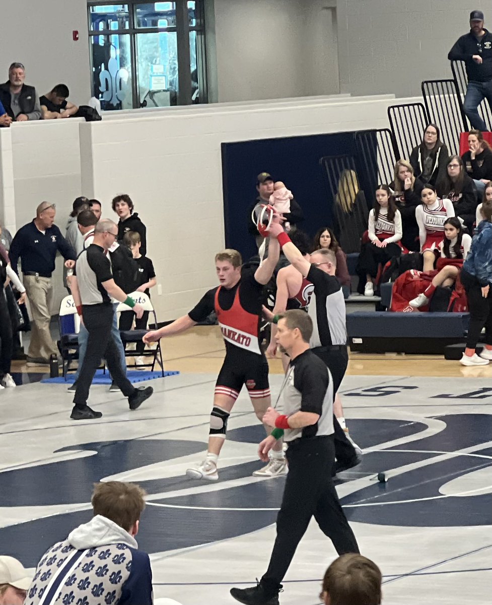 Damien Riewe is the 160lb Section 2AA Champ! ⁦<a href="/MW_Wrestling/">Mankato West Wrestling</a>⁩ #scarletpride