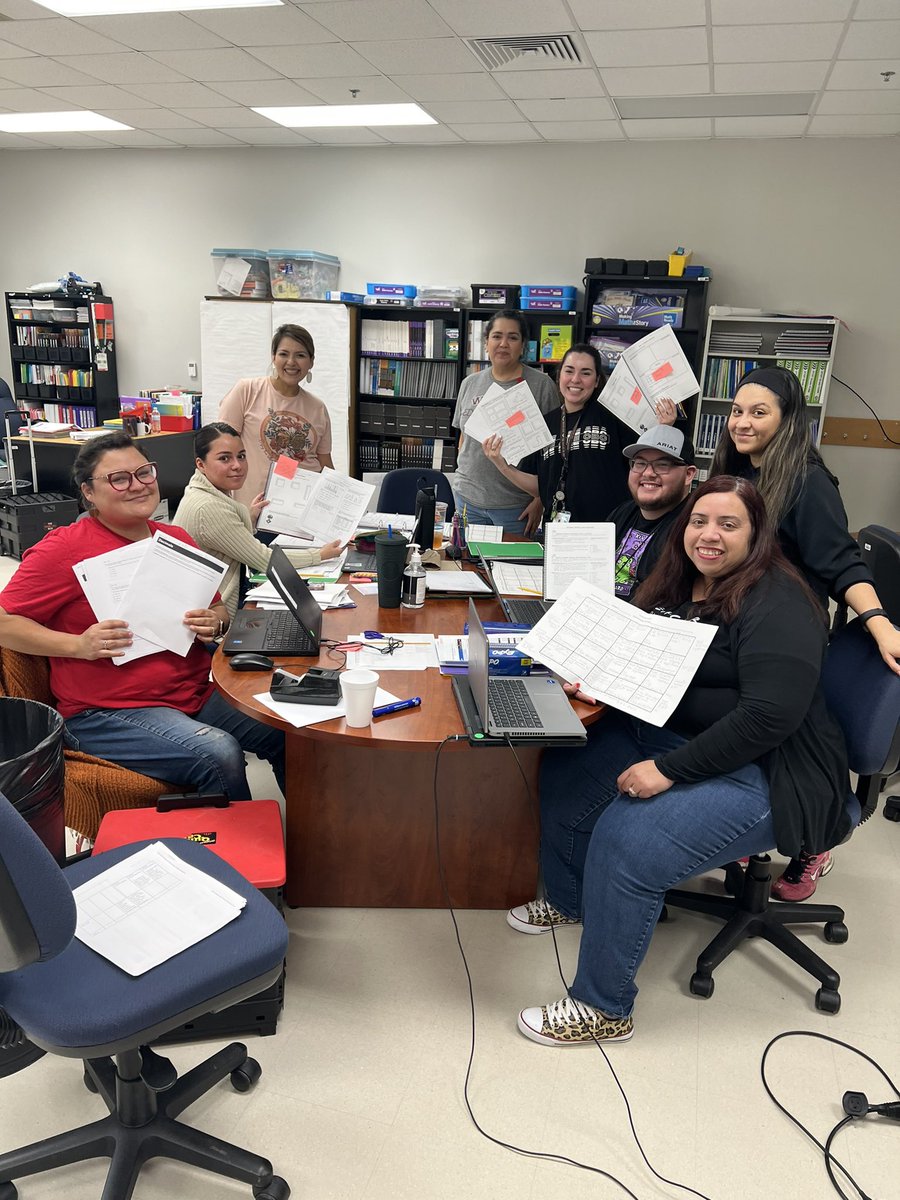 StaffordEISD's tweet photo. Saturday planning session focus on targeted, spiral lessons and engaging activities. Shout out to our devoted hard working teachers! #closingthegap #MoveLearningForward #CollectiveEfficacy https://t.co/U3ZJhQuiaQ