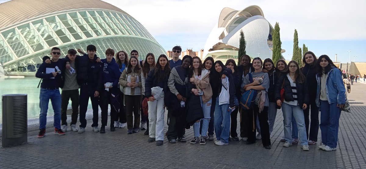 BSNLanguages's tweet photo. Clean energy film in IMAX in a truly spectacular building @BSNEco @CACiencies! @BSN_SSL @BSN_SSV #ssvspanish #sslspanish https://t.co/AENPcbXgfc