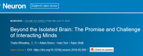 IntraMedNet's tweet photo. El aislamiento social es uno de los predictores más fuertes de inestabilidad mental, mala salud física y suicidio. La interacción social aporta los procesos inter e intracerebrales que nos mantienen cuerdos. Nuestra salud exige esta regulación neuronal socialmente organizada. https://t.co/91PG8yCC8o