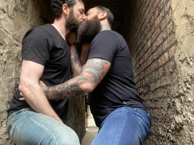 Hot make out sesh during my photo shoot today with @FastFlogger pics going up on OF! https://t.co/pR<a href="/tag/tattoos"class="tags"><span>#tattoos</span></a><a href="/tag/gay"class="tags"><span>#gay</span></a><a href="/tag/beards"class="tags"><span>#beards</span></a><a href="/tag/ftm"class="tags"><span>#ftm</span></a><a href="/tag/onlyfans"class="tags"><span>#onlyfans</span></a>
