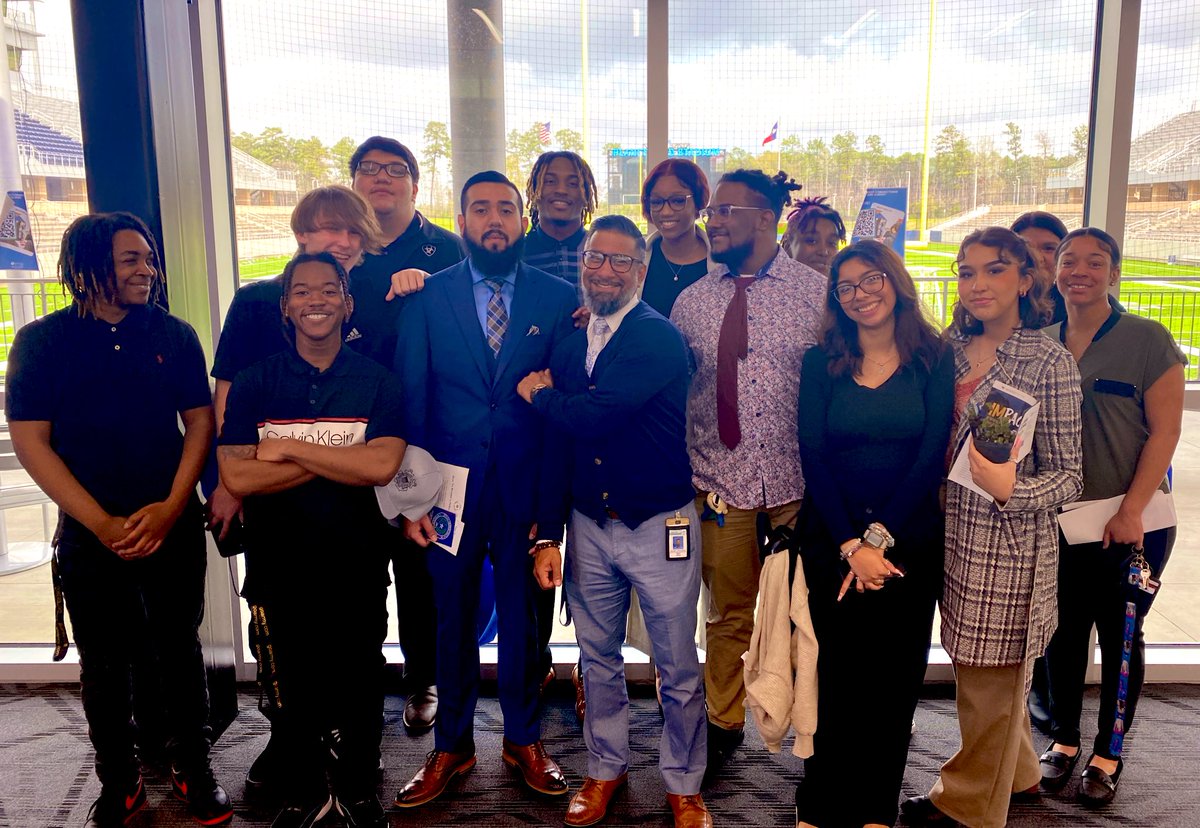 DekaneyG's tweet photo. Coach Khan &amp; the Law Practicum Seniors networking at the Spring ISD CTE Career Expo. Got to witness the beginning of “adulting” as they navigated through the opportunities! @SpringISD_CTE @SpringISD @CteNths @DHS_CTE_Law @Dekaneywildcat https://t.co/meCJBvxJUz