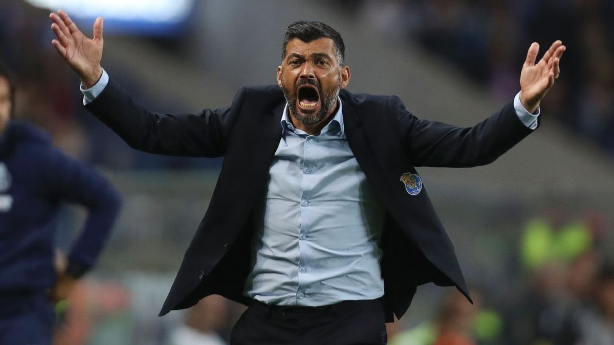 oquepassouse's tweet photo. Sérgio Conceição, 22 expulsões na carreira:
"É o feitio dele, não podemos criticar, ele é assim. Vive jogo intensamente..."

Roger Schdmit, 1ª expulsão em Portugal depois de insultado e agredido durante 95 mins:
"REALMENTE, É INADMÍSSIVEL ESTE TIPO DE COMPORTAMENTO!"

❤ https://t.co/PTPzFLuE76