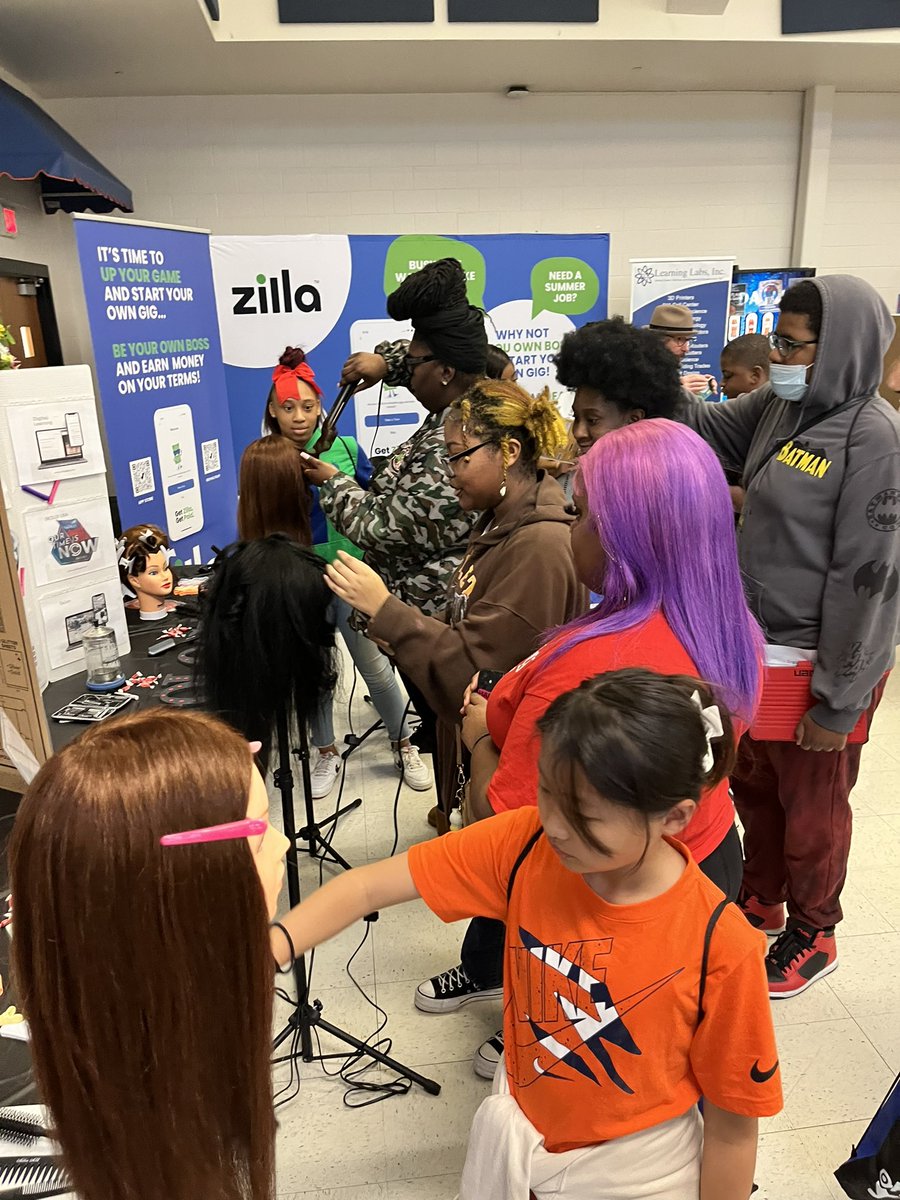 HopeHopkinsFACS's tweet photo. 2023 CTAE Middle School Career Expo! @FultonCoSchools @FCSCTAE @ChefWilborn @prin_pauldwest @D_West_Cafe @pauldwestfccla https://t.co/d9Z1N26oNq