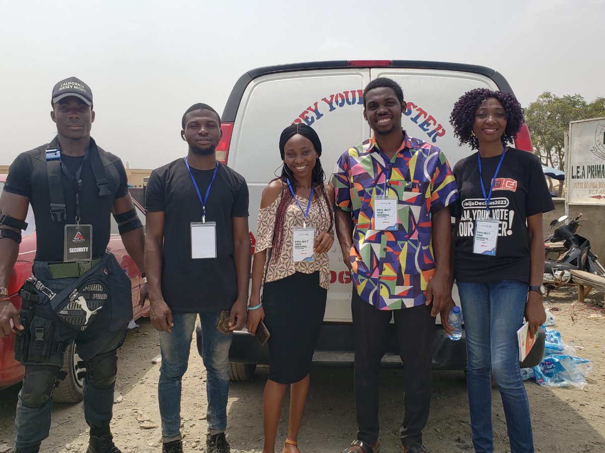Simply_Ebuka's tweet photo. @paxful, working with @YALINetwork provided cold water, charging spaces and WiFi, in some polling units in Abuja, Lagos and Ibadan to make sure people are not discouraged from voting 😊 🙌.Thank you @raypaxful for this.
@YALIAbuja #bitcoinfortheyouth #NigeriaDecides2023 https://t.co/g0jEemKOrL