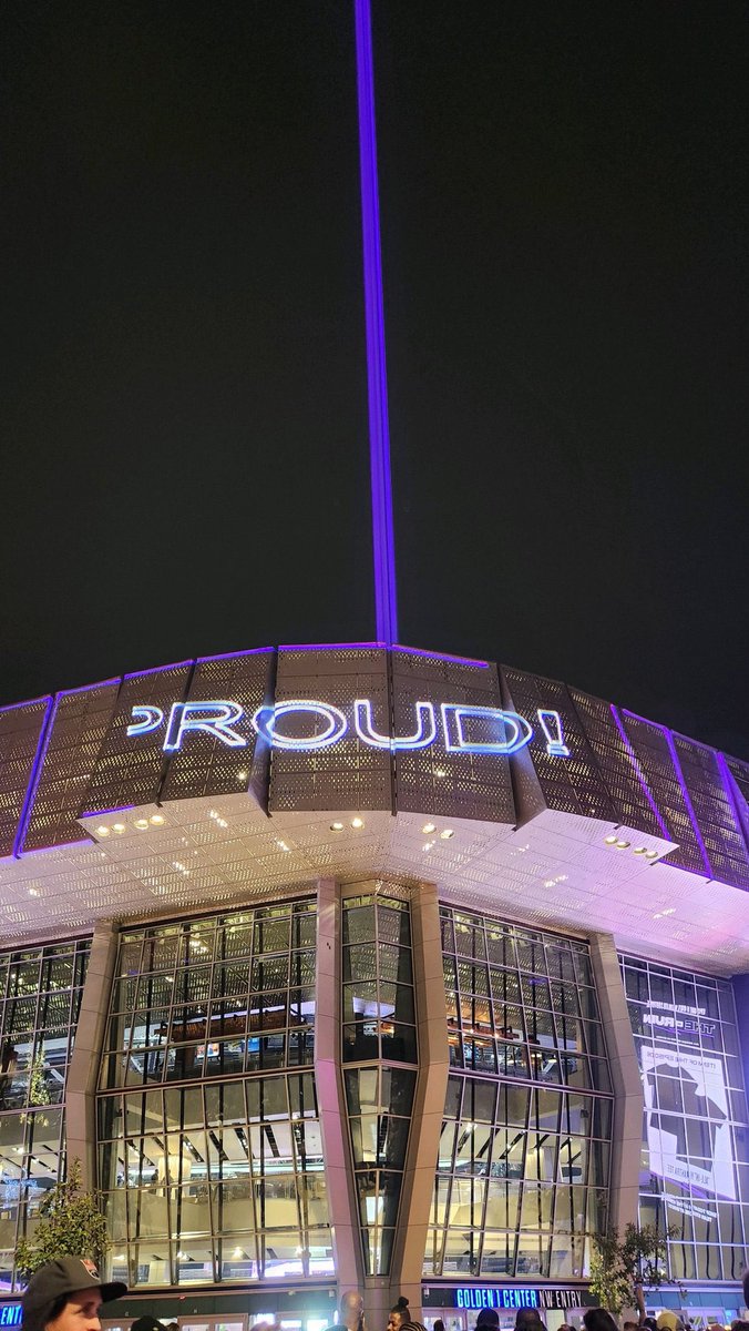 kings_muse's tweet image. Kings rankings last season compared to this season. 

Last Season:
— 30-52 Record
— 25th in Offense
— 27th in Defense
— 25th in Net Rating
— 20th in FG%
— 24th in 3P%
— Last in division

This Season:
— 34-25 Record
— 1st in Offense
— 25th in Defense
— 7th in Net Rating
— 3rd in