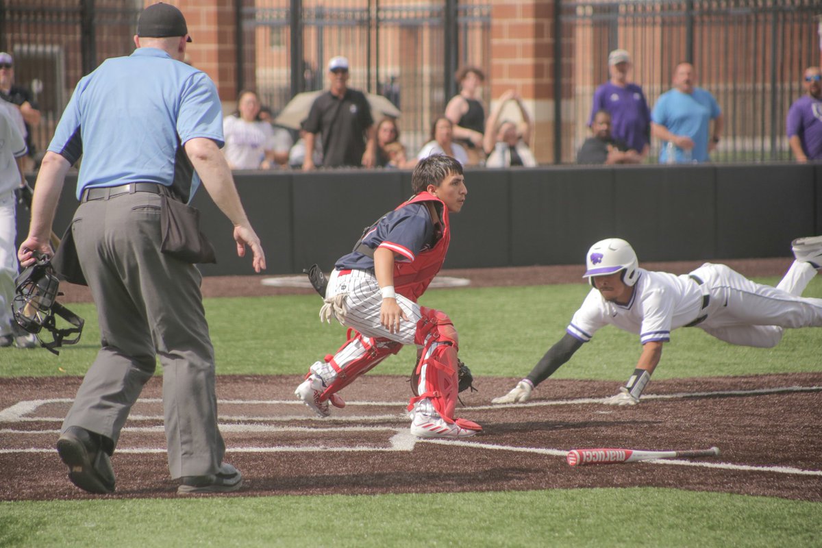 A story in 2 pics. Congrats <a href="/humblewildcatbb/">THE Humble Wildcats Baseball</a> on another dub! Let's keep it going #CAD