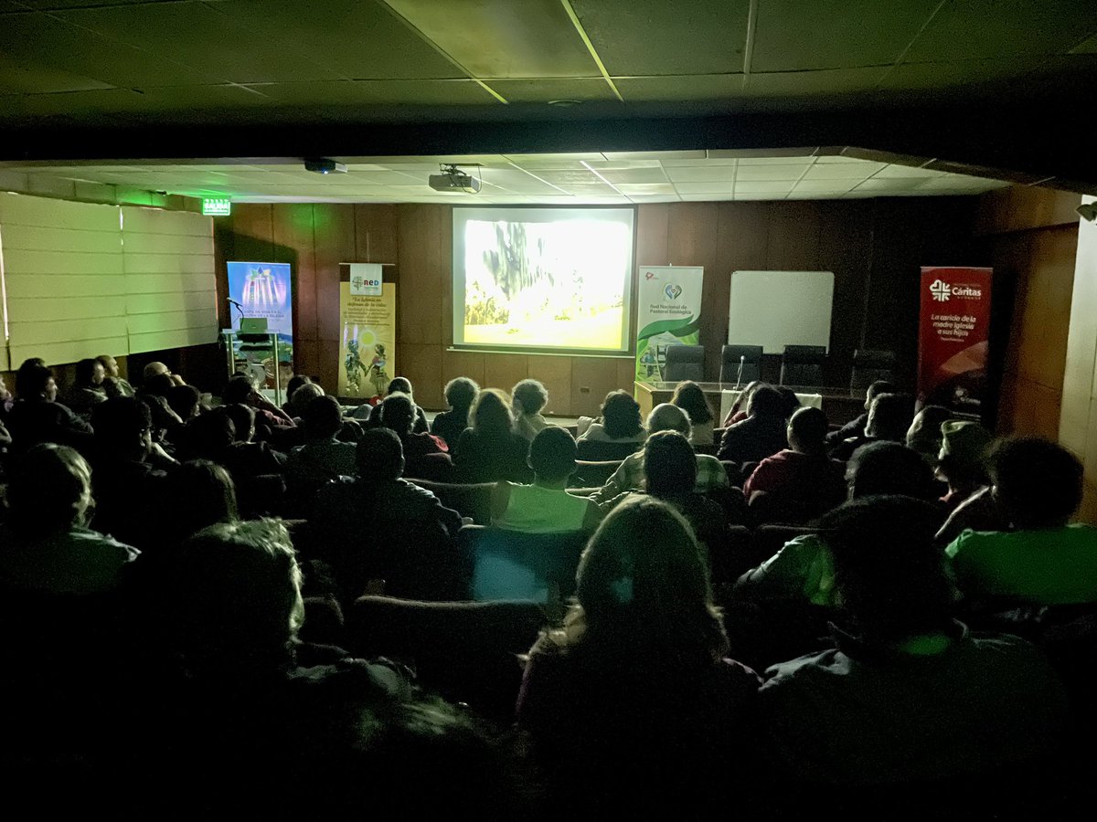 GiuseppeDC (@giuseppedavidec) on Twitter photo Sala llena ayer por la proyection de <a href="/TheIllusionDoc/">The Illusion of Abundance Documentary</a> 📽️
Compartimos luchas ✊🏽 y esperanzas para un mundo de cuidado pour la #madretierra y sin minería 🌳🗻🌲 Sala llena ayer por la proyection de <a href="/TheIllusionDoc/">The Illusion of Abundance Documentary</a> 📽️
Compartimos luchas ✊🏽 y esperanzas para un mundo de cuidado pour la #madretierra y sin minería 🌳🗻🌲
