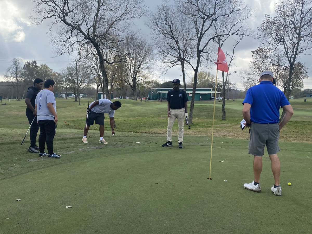 DekaneyG's tweet photo. As we enter the last couple tournaments before Districts, some amazing strides are being made on the links ⛳️ Let’s go!! #theyplaygolf #wildcatsontheprowl @Dekaneywildcat @ajacinto3 https://t.co/lIlohupLHO