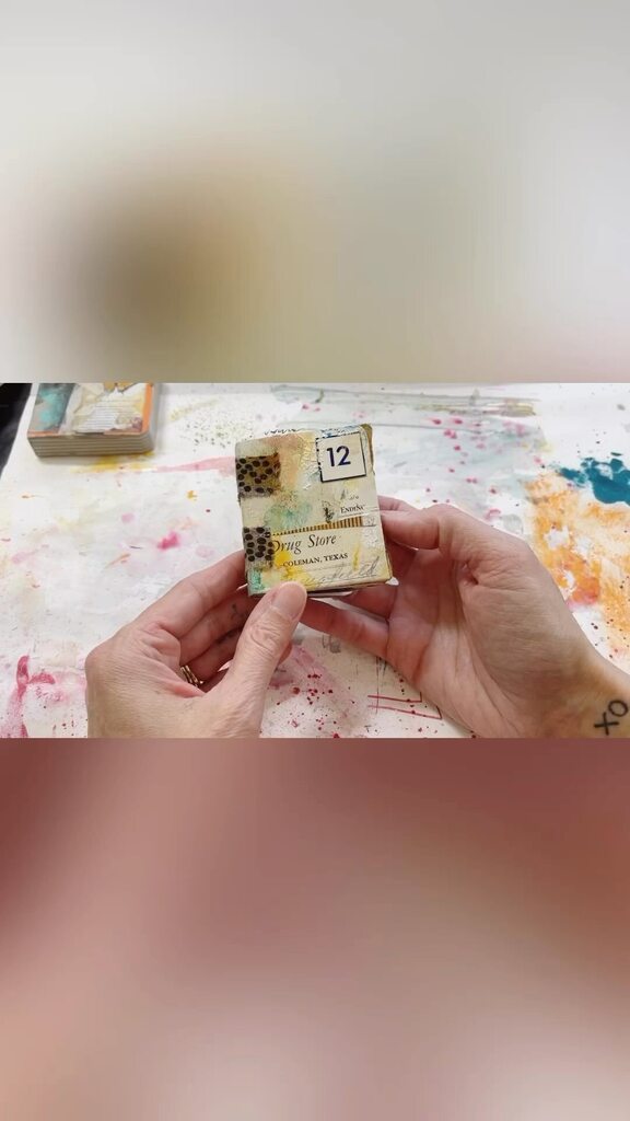 ebodygirle's tweet photo. Back to this little cardboard book…. 🧡 and it is almost done. ✨
#cardboardbook #collagist #cutnglue #paperbits #brusho #mixedmedia #messyartist #smallisgood #artjournal #artjournaling #createmakeshare #creative #paperjunkie #artfullife #alteredstate… https://t.co/xCO74WVucs https://t.co/oC0YMH5B46