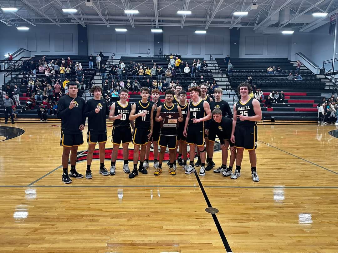 BrandonJacks73's tweet photo. From @MadillWildcat :
@HoopsMadill regional consolation championship 
On to area https://t.co/r61cwW3Nfc
