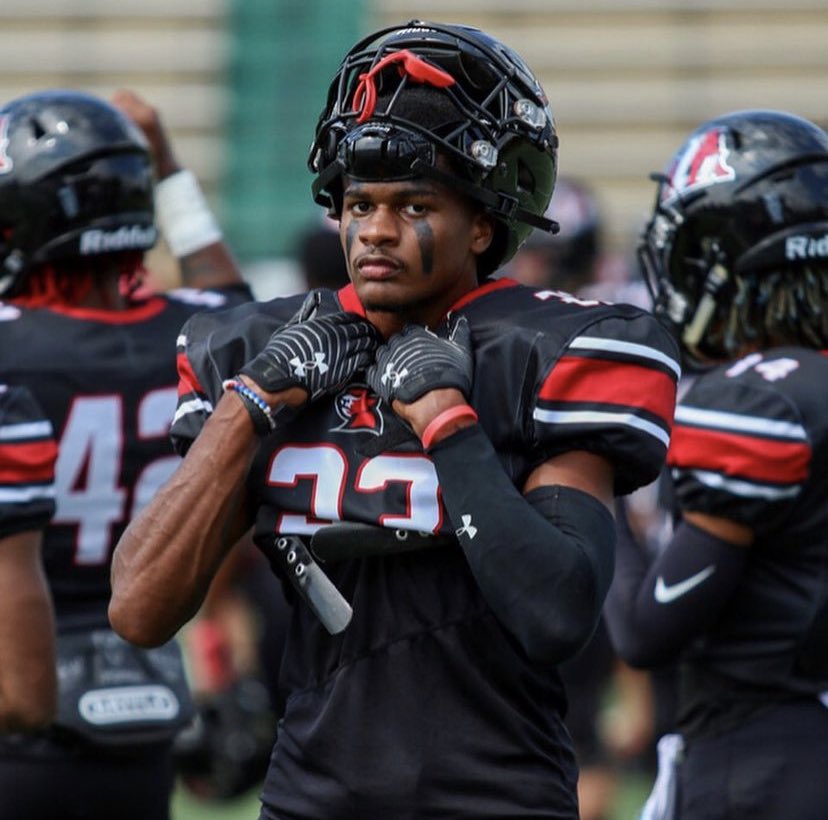 Truly Blessed To Receive An Offer From LaGrange College❤️🖤<a href="/WgordonCoach/">Coach Gordon</a> <a href="/grindatlanta/">Kevin Pope</a> <a href="/Coach__Talbert/">Coach Talbert</a> @LCPanthers_FB