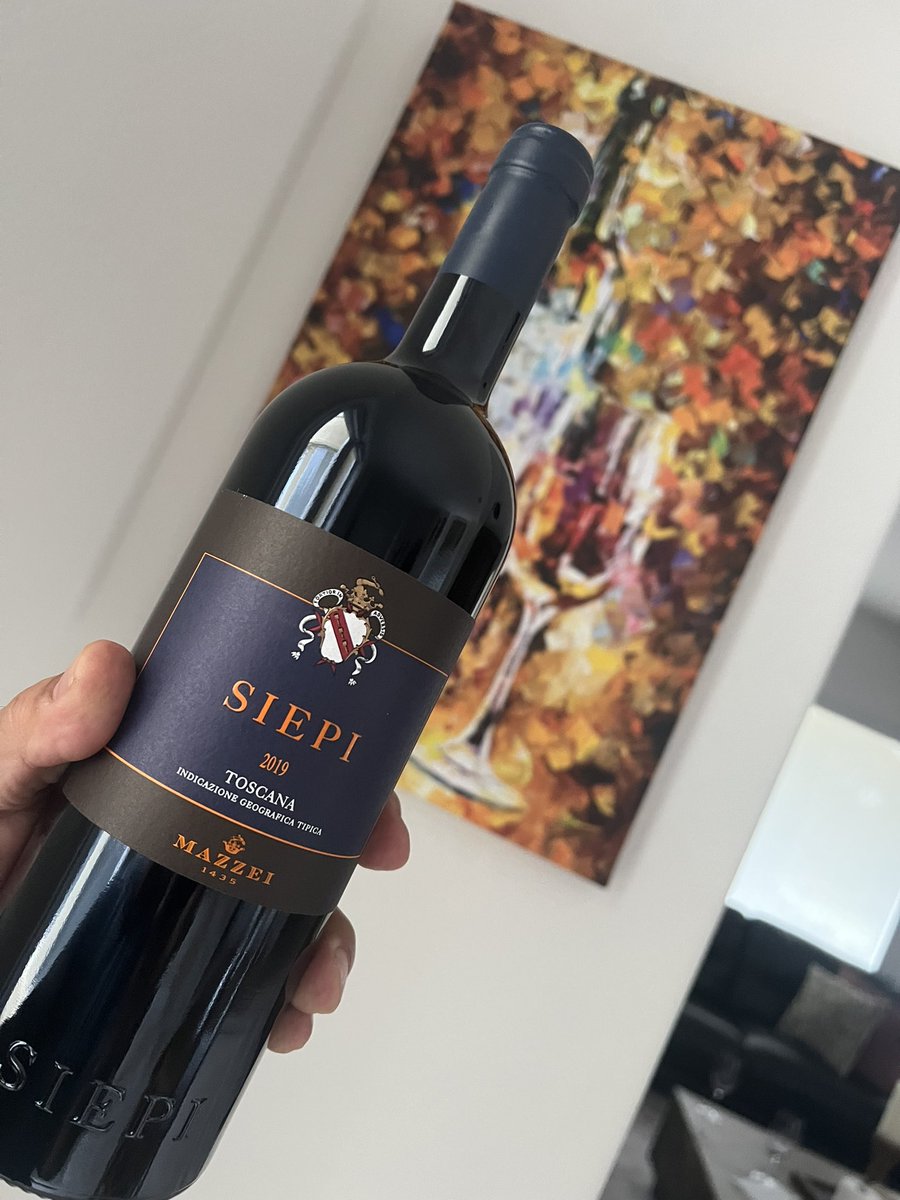 AlWestCoast's tweet photo. Cold & raining. Let’s do a big Tuscan #Siepi 2019. Cheers https://t.co/giZUkjiVdo