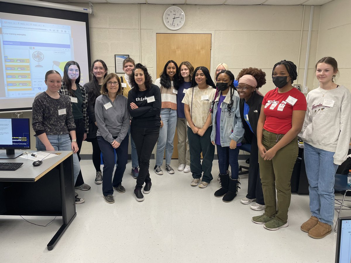 WUEngineering's tweet photo. We capped National Engineers Week with our Engineering and Computer Science Girls Camp! Thank you to our current female students, professors and industry professionals for helping promote growth in STEM fields for Females! #stemeducation #femaleengineers #femalesinstem https://t.co/RCoW7tJDSp