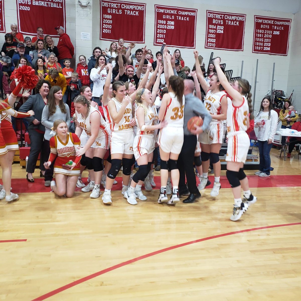 nsraidersbball's tweet photo. #3 Lady Raiders are DISTRICT CHAMPS!! 68-34 over Atlanta. We were led by Williams w17 and 14, Thrasher and Linberger w/15. Now 25-3 on season and on to the sweet 16 at Salisbury Tuesday night!! @ChrisDuerr @WGEMSports @MikeThomasHCP @missouri_sports @SchuckSports @ZRichKHQA https://t.co/PAKQYU4FOY