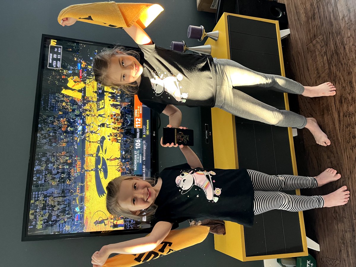cubbiehawk's tweet photo. Thanks for taking the time @CaitlinClark22 you made a couple Hawkeye fans happy when you autographed the picture on my phone. When I got home from the epic game I had them watch the game with 2:00 left in the 2nd half since they were not aware of outcome yet. Go @IowaWBB https://t.co/q4J1jOUvuL