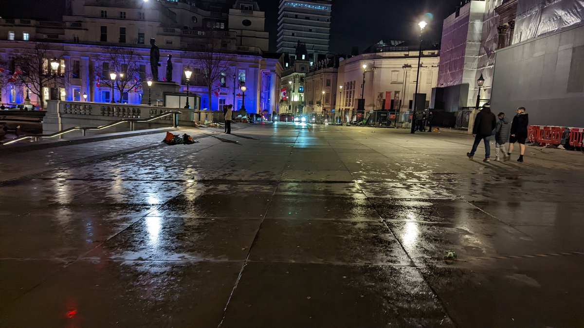 A tidy Trafalgar Square after tonight's events 👍

#NUFC