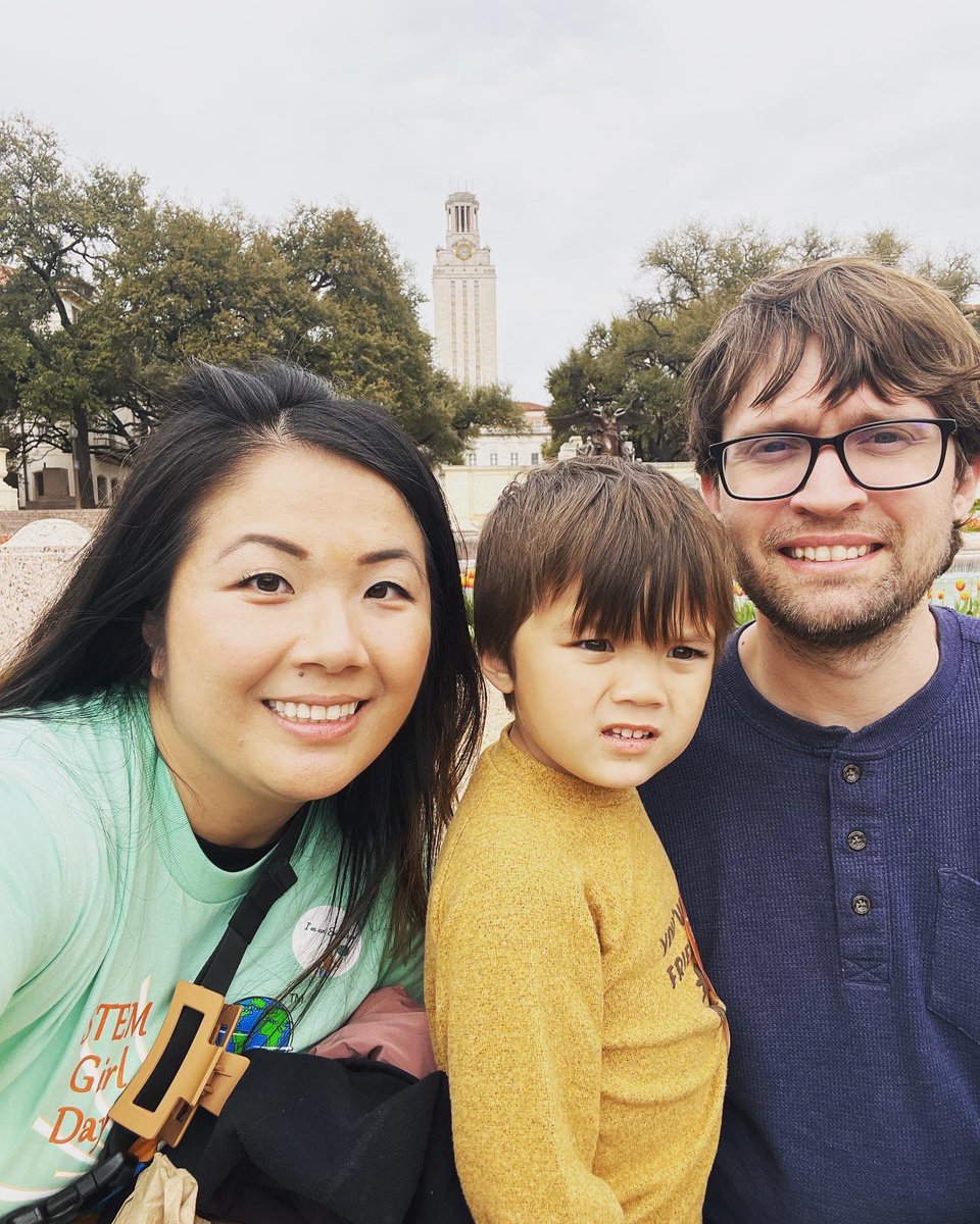 duckyymomo's tweet photo. Enjoying my birthday weekend! 🥳

Thrilled to hang on my old UT Austin campus celebrating UT girl's day imparting cool STEM activities with the next generation and my wonderful coworkers at @nomihealth 🧡🤘, and letting Kai wander and feed campus squirrels! 🐿️ https://t.co/laEYsZInsI
