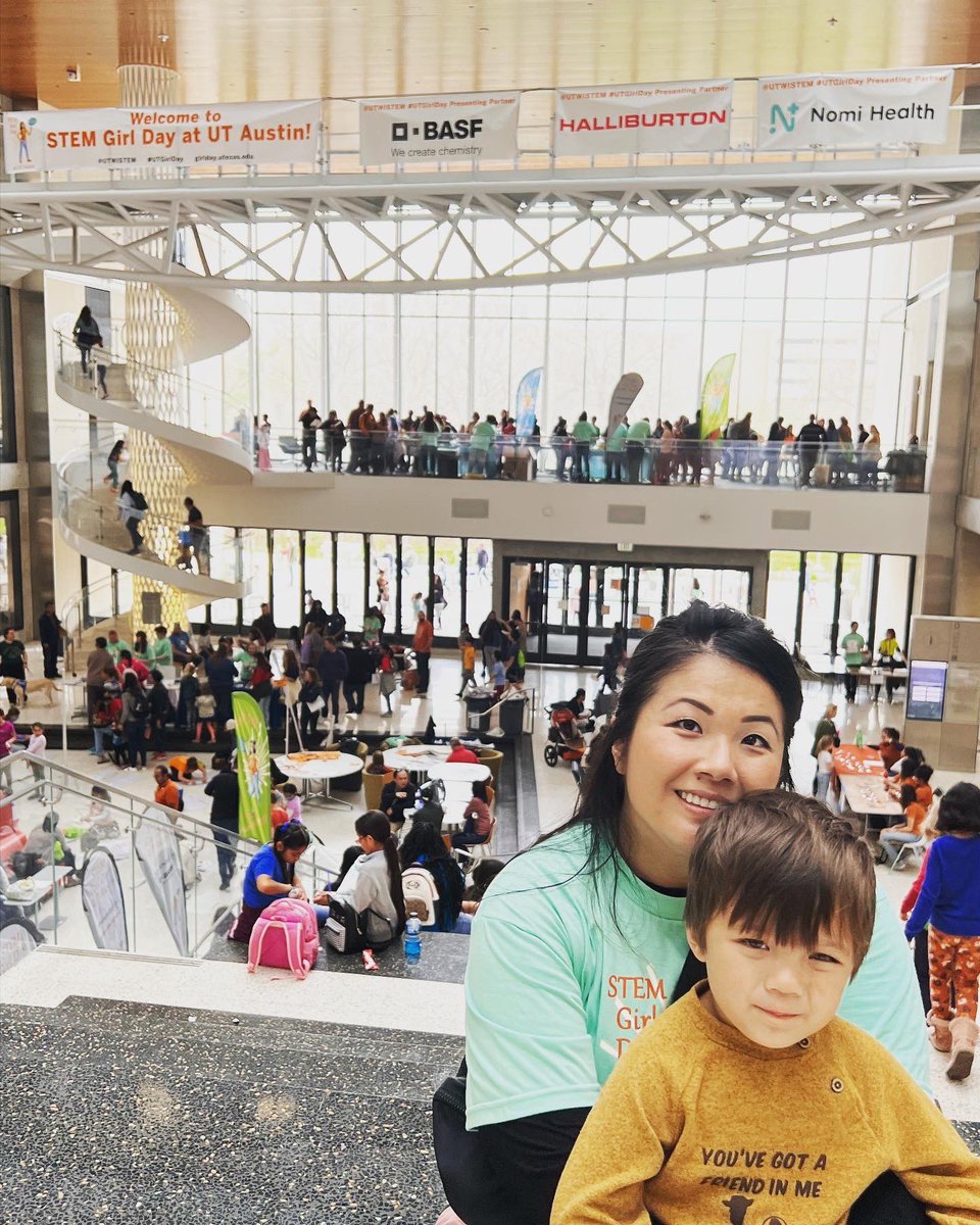 duckyymomo's tweet photo. Enjoying my birthday weekend! 🥳

Thrilled to hang on my old UT Austin campus celebrating UT girl's day imparting cool STEM activities with the next generation and my wonderful coworkers at @nomihealth 🧡🤘, and letting Kai wander and feed campus squirrels! 🐿️ https://t.co/laEYsZInsI