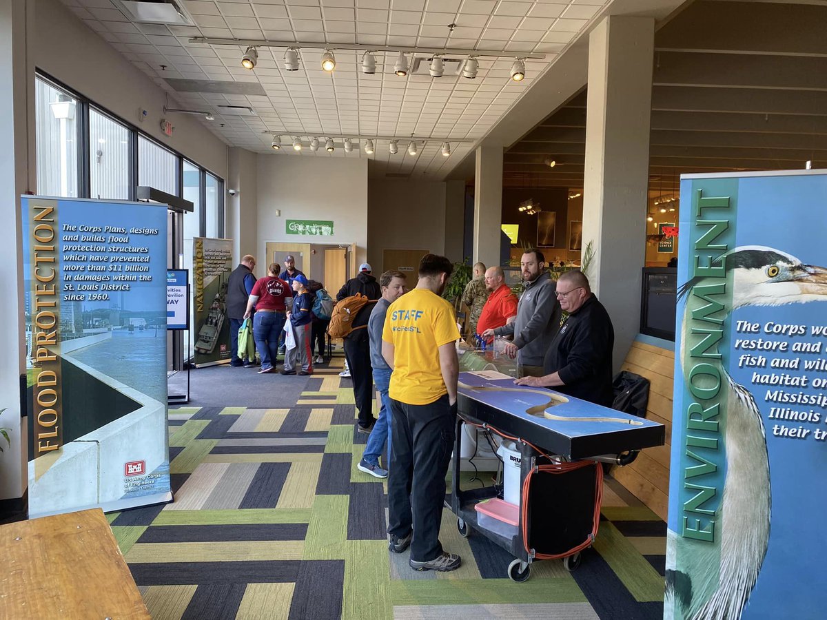USACEHQ's tweet image. Approximately 3500 attendees spent the day learning about innovation and river engineering using hands-on models that predict geomorphic response to river channel modifications and teach the mechanics of how a locks and dam works. 2/3 #ArmyEngineers #WhatEngineersDo