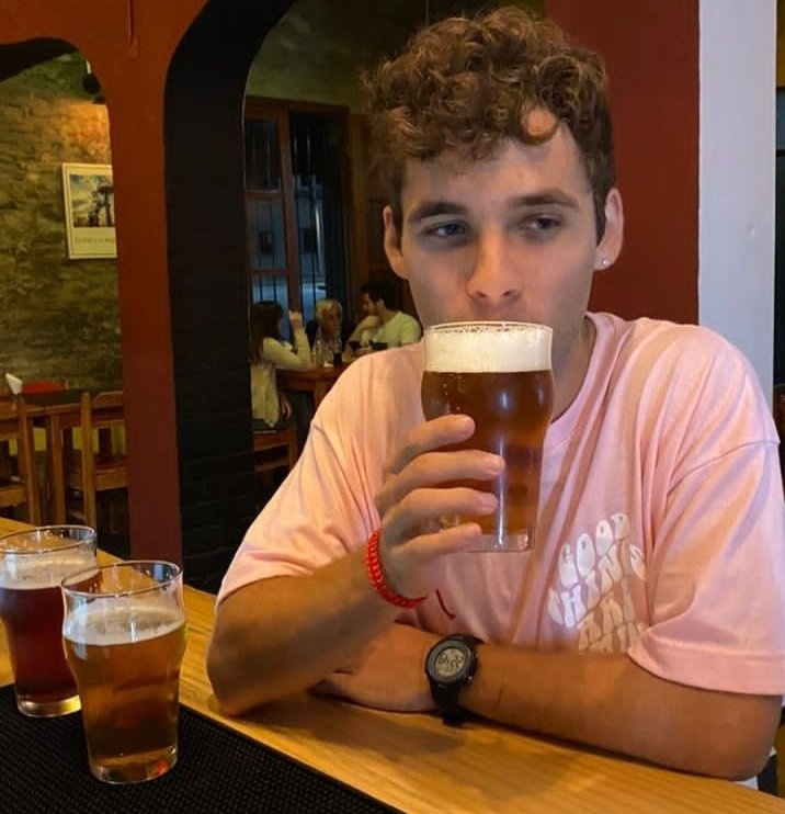 joshformd's tweet photo. tomando unas cervezas con mi gordo 🥰 #micita https://t.co/ezIIOgQH1K