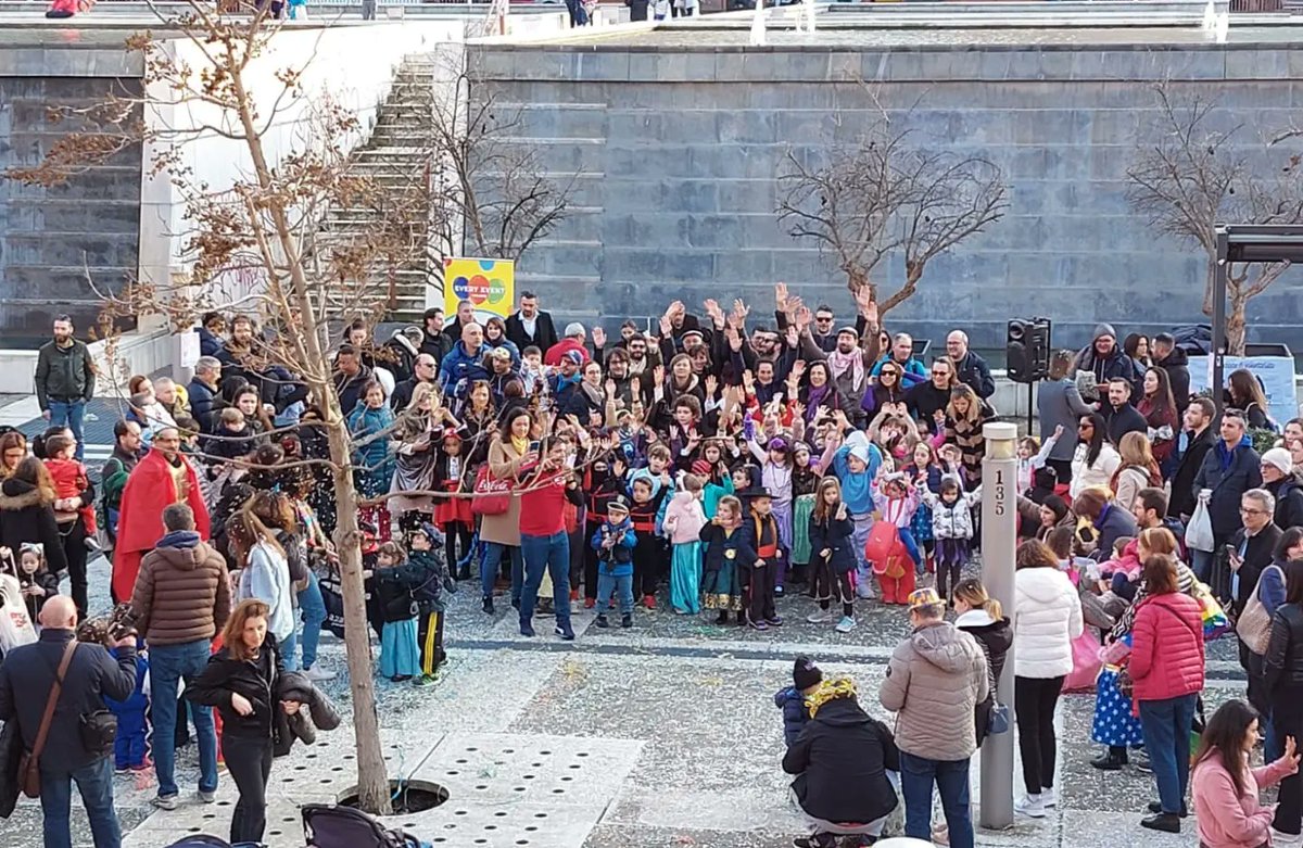 BicoccaComitato's tweet photo. Grazie a tutte le famiglie che coi loro bimbi hanno partecipato numerosi al #carnevale diffuso in #bicocca e grazie al #municipio9 per l'organizzazione, al mago Jo di @everyeventmilano per il bellissimo spettacolo e a tutti gli amici e soci del @comitatobicocca per la merenda! https://t.co/ymlJYJhY64