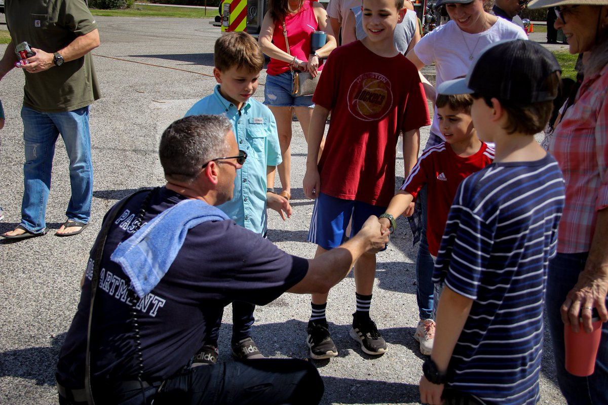 PasadenaFireTX's tweet photo. Today’s open house at station 6 was a huge success. We would like to thank all those who attended. We hope all of you had a blast being able to meet with members of the Pasadena Fire Department and see our department in action. Stay tuned for more open houses throughout the year! https://t.co/tAEegr3HXY