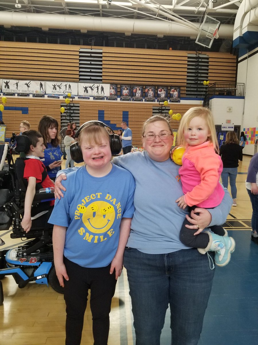 MsBoyntonSCN's tweet photo. Project Dance with @SCNTeamPolaris is always one of my favorite events of the year! This year I got to share the joy and SMILES with @nurseamyb & my niece! #somuchdancing https://t.co/aQ0BubtXFV