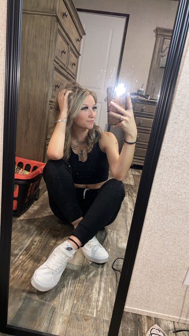 Watch R I K K I's leaked NSFW photo on TwXstars