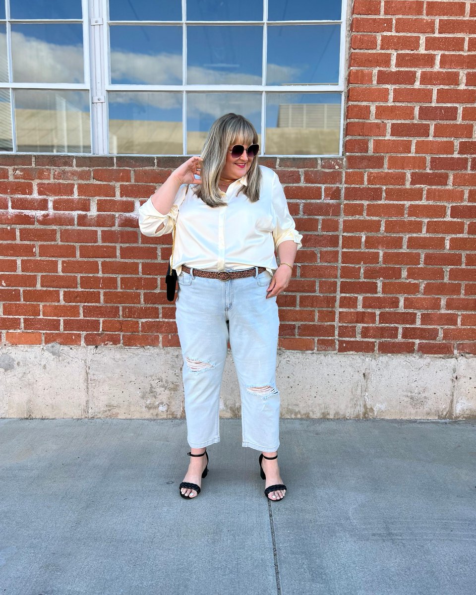 lanebryant's tweet photo. Don’t mind us, just shopping the Spring Style Event with our girl @styledbyreah.
Shop: https://t.co/S9tvYBglcg https://t.co/Sp7KtVa7tk