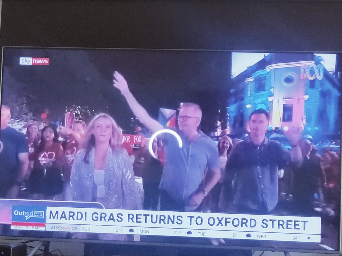 Barks1972's tweet photo. Typical @AlboMP & @ChrisMinnsMP @AustralianLabor @NSWLabor #VirtueSignalling at the @sydneymardigras which everyone is well aware. How about raising awareness on Indigenous issues in #AliceSprings #Ceduna #Yuendumu et al.& rampant #YouthCrime in @Queensland #FreudianFuhrerSalute https://t.co/9sbQ8Nw5k0
